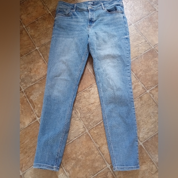 Old Navy Jeans - Picture 2 of 4